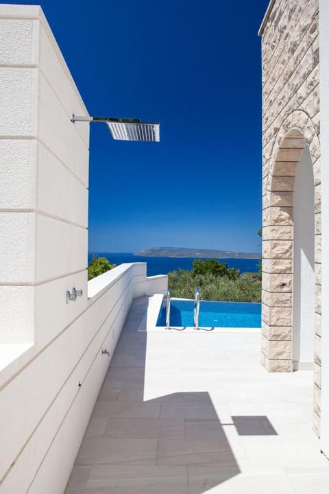 Villa Vintage & Modern Villa in Tučepi