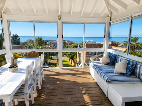 Patio, Balcony/Terrace, Seating area, Dining area, Sea view