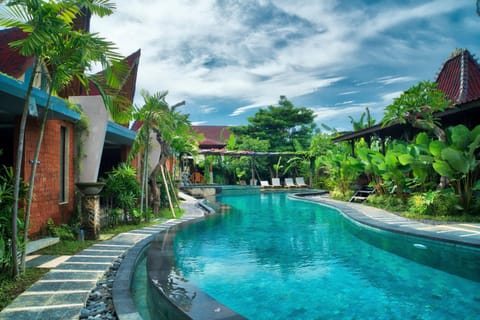 Property building, Swimming pool