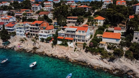 Property building, Restaurant/places to eat, Beach, Sea view