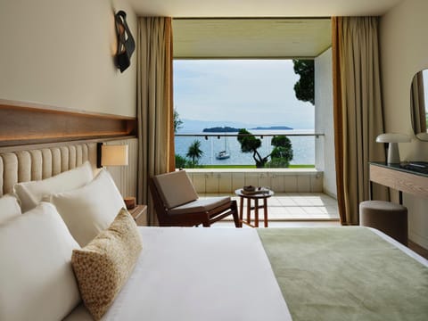 Bed, View (from property/room), Seating area, Sea view