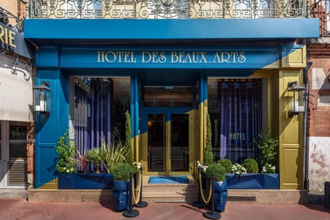 Property building, Facade/entrance