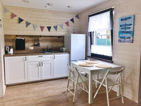 Day, People, Kitchen or kitchenette, Food and drinks, Dining area, On site, Food, Guests, Guests, Breakfast, Lunch, Dinner, Drinks, group of guests, Family, Family