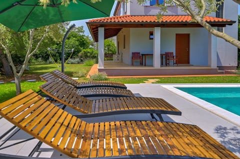 Property building, Swimming pool