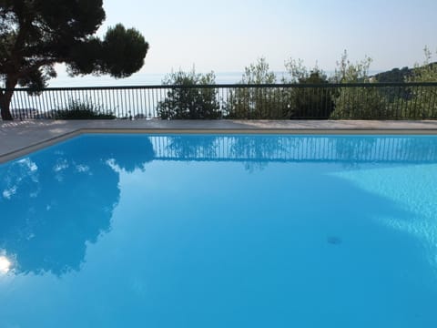 Sea view, Swimming pool