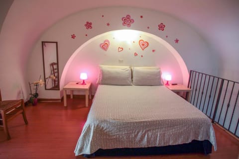 Bed, Photo of the whole room