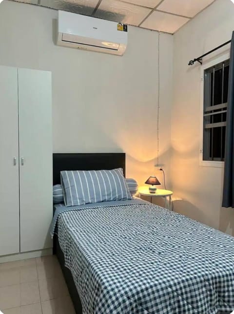 Photo of the whole room, Bedroom, air conditioner