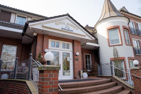 Property building, Facade/entrance, Property logo or sign