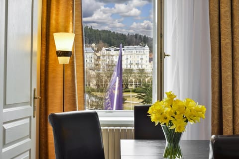 View (from property/room), City view, Landmark view