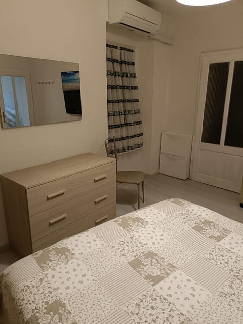 Bed, Decorative detail, Bedroom