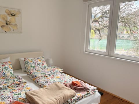 Nearby landmark, Landmark view