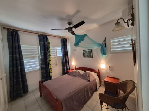 Bed, Bedroom, air conditioner