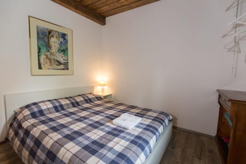 Bed, Other, Photo of the whole room, Decorative detail, Bedroom