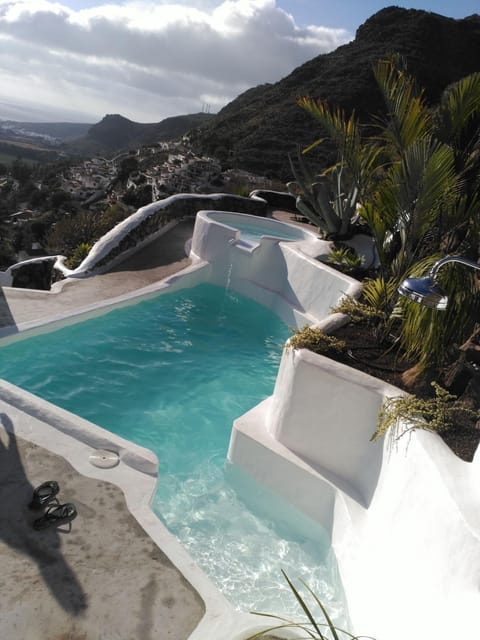 Hot Tub, Swimming pool