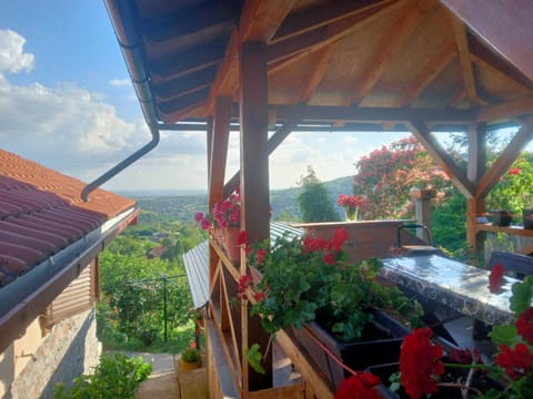 View (from property/room), Balcony/Terrace