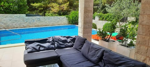 Swimming pool, Location, children, Family
