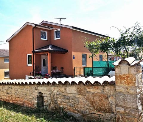 Off site, Street view