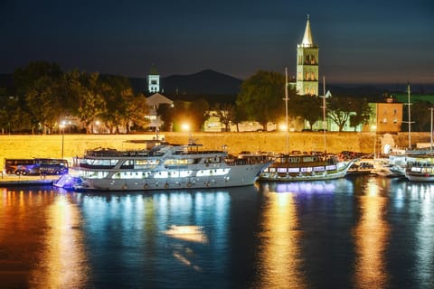 View (from property/room), City view, Landmark view, Sea view