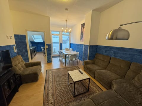 TV and multimedia, Balcony/Terrace, Living room, Seating area, Dining area, internet