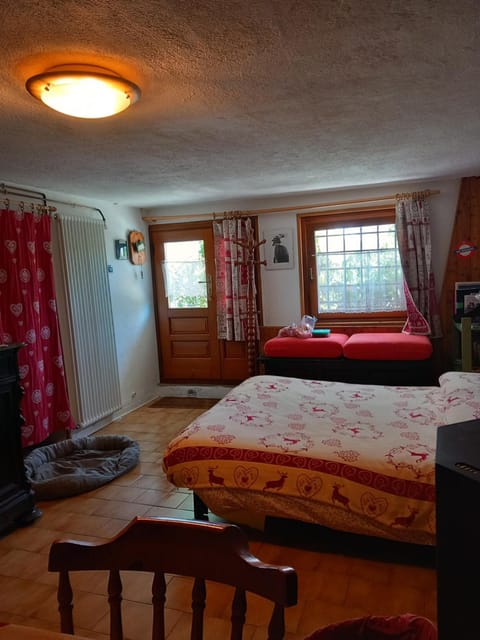 Bed, TV and multimedia