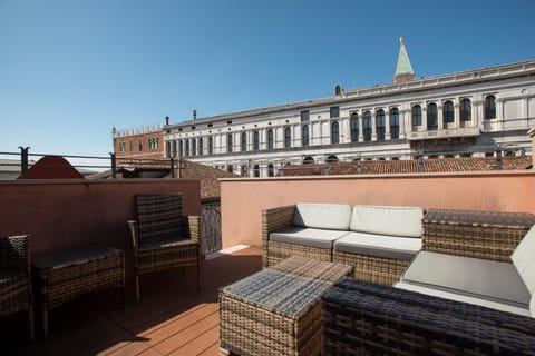 Patio, View (from property/room), Balcony/Terrace, City view