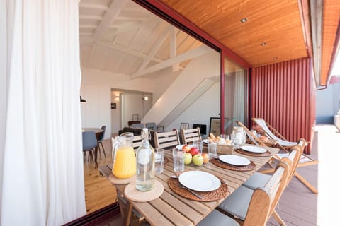 Balcony/Terrace, Food, City view
