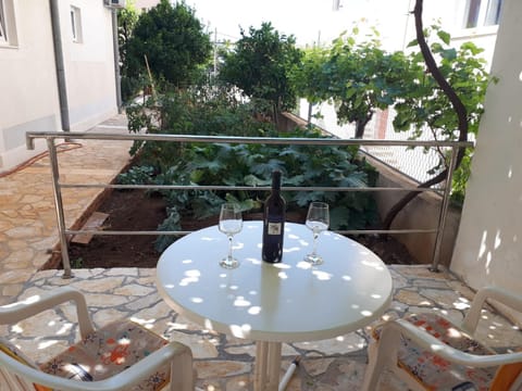 Balcony/Terrace, Garden view