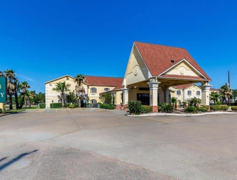 CasaBlanca Inn & Suites Houston - Spring Hotel in Houston