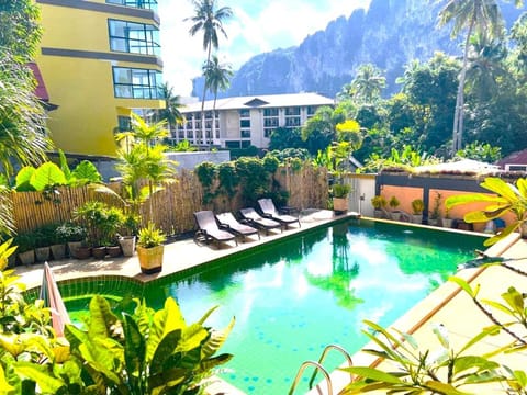 Swimming pool