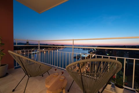 Balcony/Terrace, City view, Landmark view, Sea view