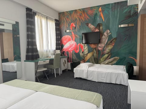 Bed, TV and multimedia, Bedroom