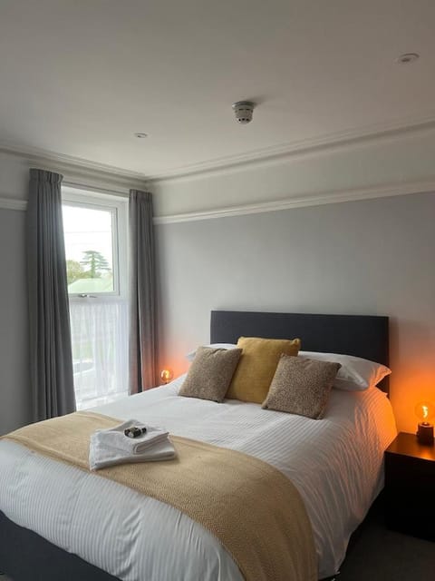 Brynhyfryd Guest House Bed and Breakfast in Cardigan