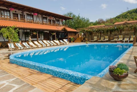 Swimming pool, Swimming pool