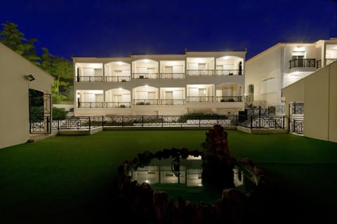 Property building, Property building, Night, Garden, Balcony/Terrace