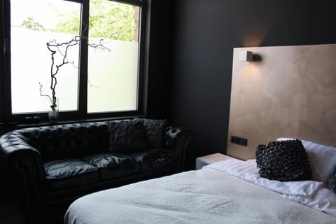 Seating area, Bedroom