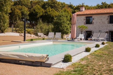 Swimming pool, Swimming pool