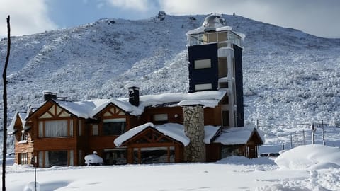 Facade/entrance, Natural landscape, Winter, Area and facilities