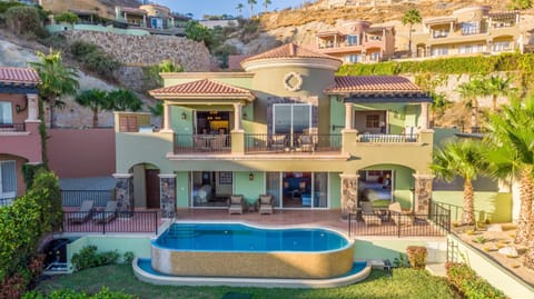 Property building, Balcony/Terrace, Swimming pool