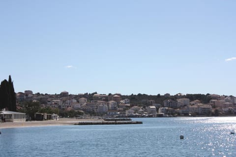 Neighbourhood, Beach