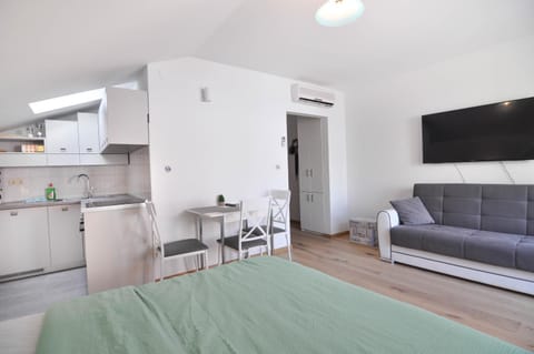 Kitchen or kitchenette, Living room, Bedroom
