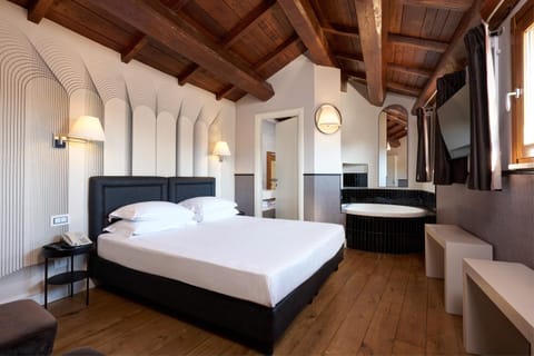 Bedroom, Bath