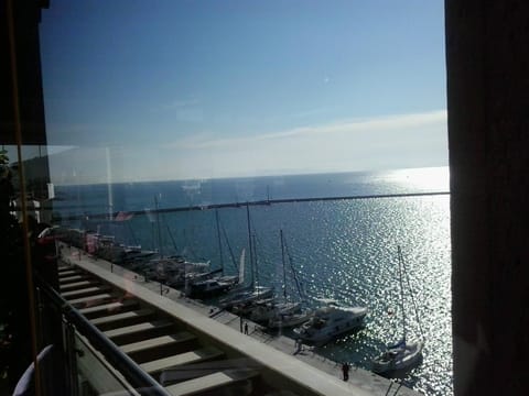 Restaurant/places to eat, View (from property/room)