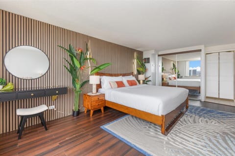 Hawaiian Monarch Penthouse 401 by Hawaii Ocean Club Apartment in McCully-Moiliili