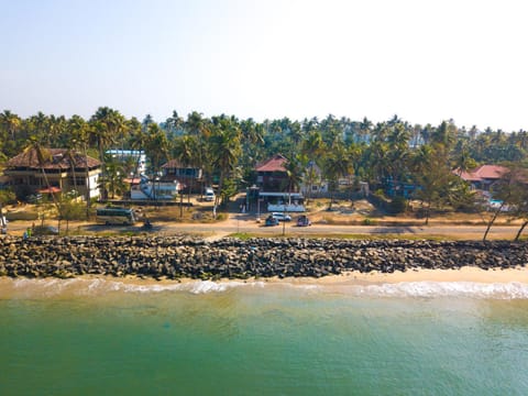 Neighbourhood, Beach