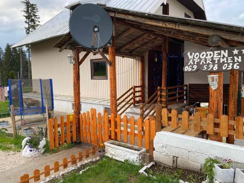 Woden apartment Apartment in Montenegro