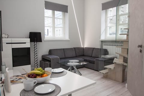 TV and multimedia, Kitchen or kitchenette, Living room, Seating area