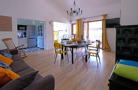 Living room, Dining area