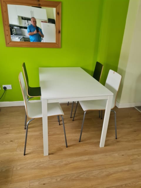 Swindon Old Town Duplex - EnterCloud9SA Apartment in Swindon