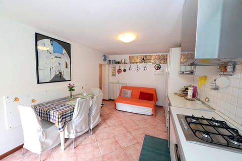 Communal lounge/ TV room, Kitchen or kitchenette, Living room, Communal kitchen