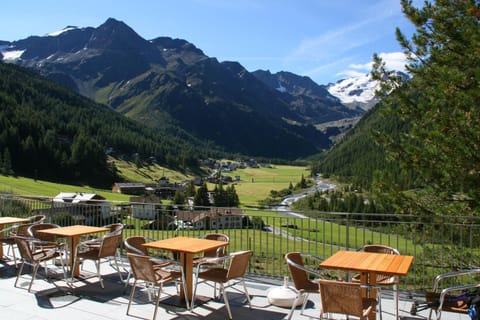 Spring, Summer, Balcony/Terrace, Hiking, Cycling
